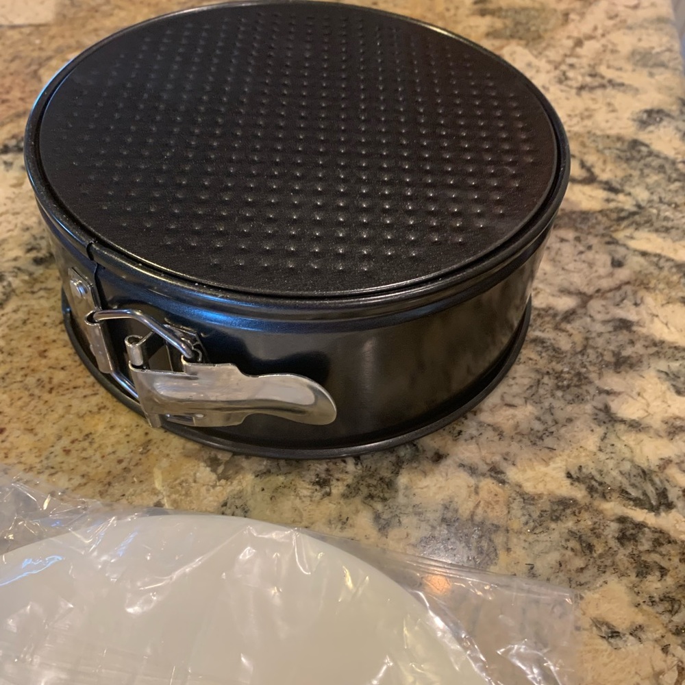 NWOT Springform pan small fits inside the Insta pot. With parchment.